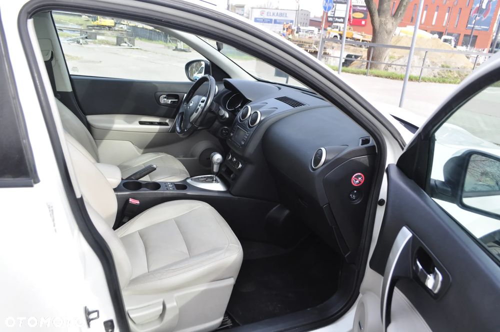 Nissan Qashqai 2.0 CVT tekna - 13