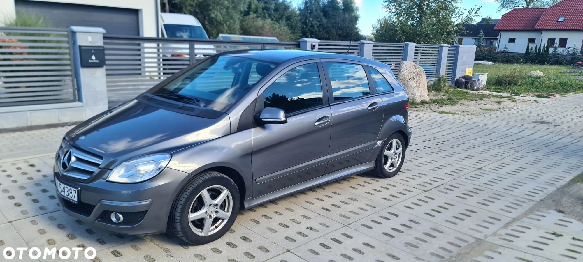 Mercedes-Benz Klasa B 200 - 1