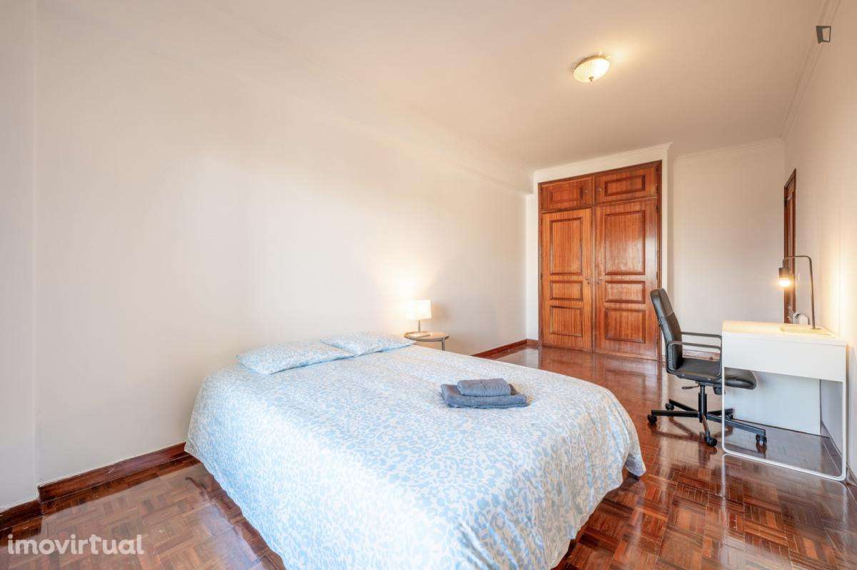 Quarto - localizado em Roma-Areeiro Lisbon - Grande imagem: 5/10