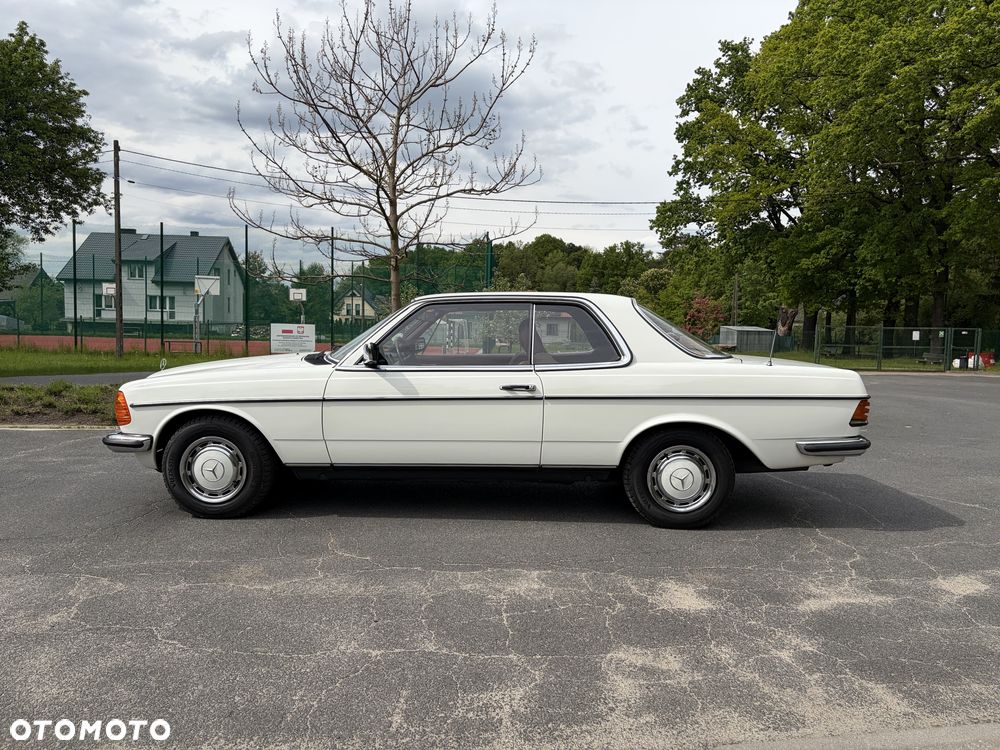 Mercedes-Benz W123 - 5