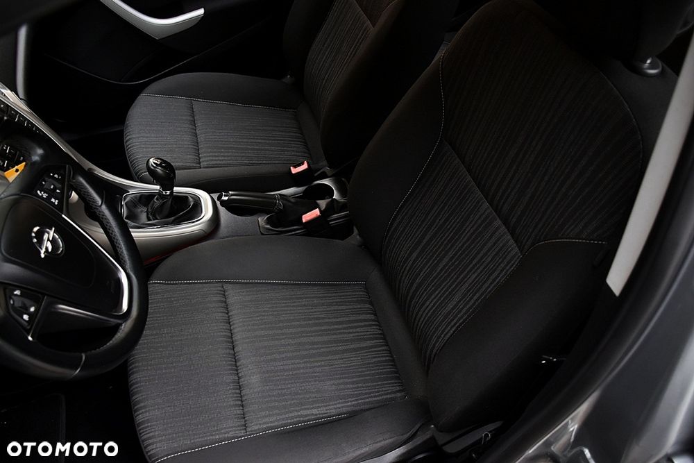 Opel Astra 1.6 Turbo Color Edition - 30