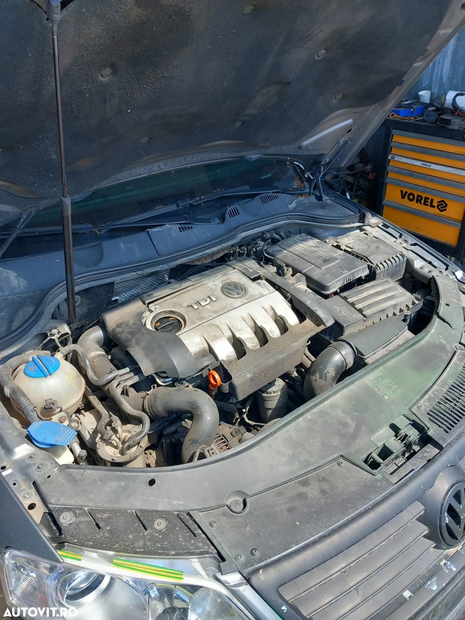 Dezmembrari VW Passat B6 1.9 TDI / Cod Motor BLS - 8