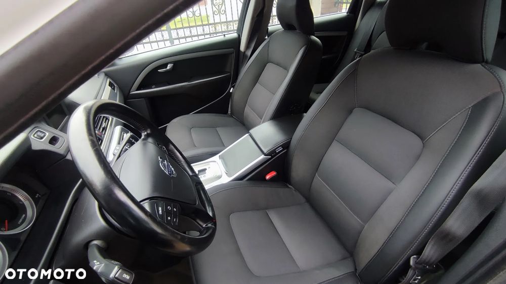 Volvo V70 D5 AWD Kinetic - 21