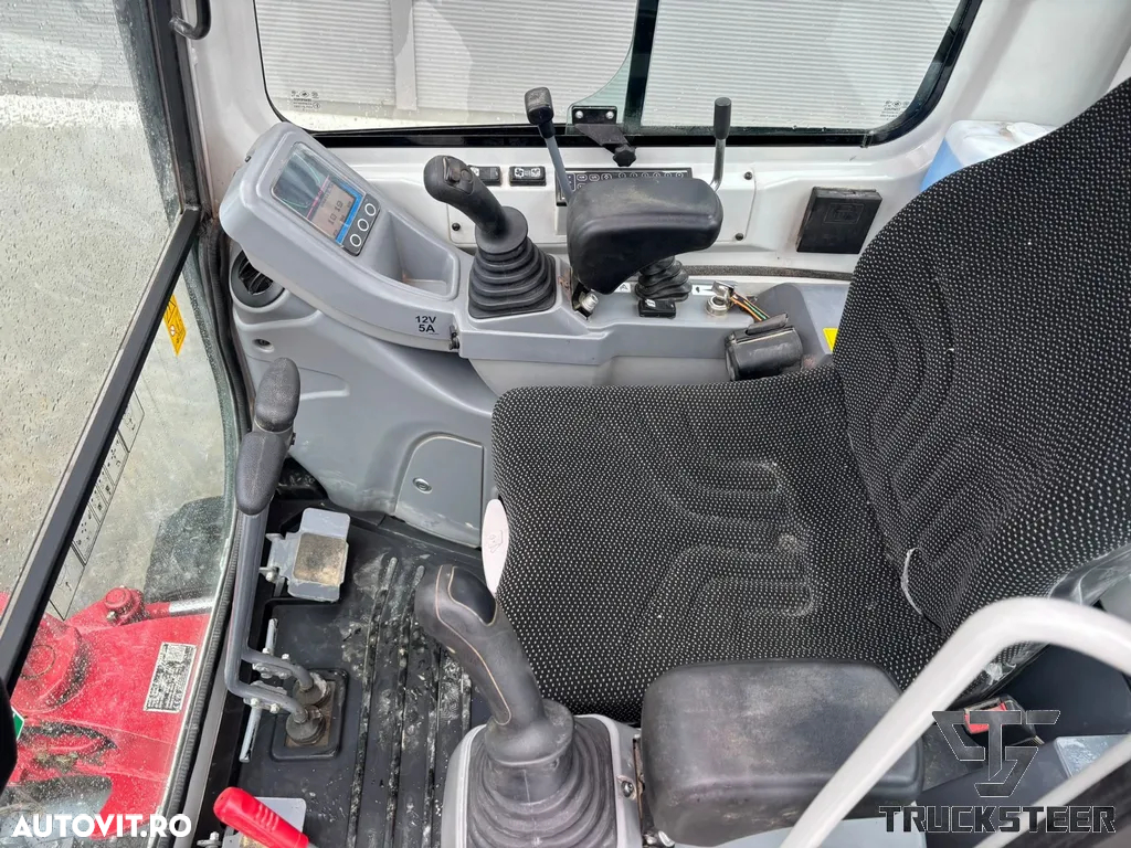 Takeuchi TB216 - 8