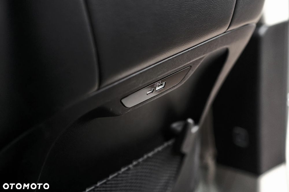 Chrysler Pacifica - 33