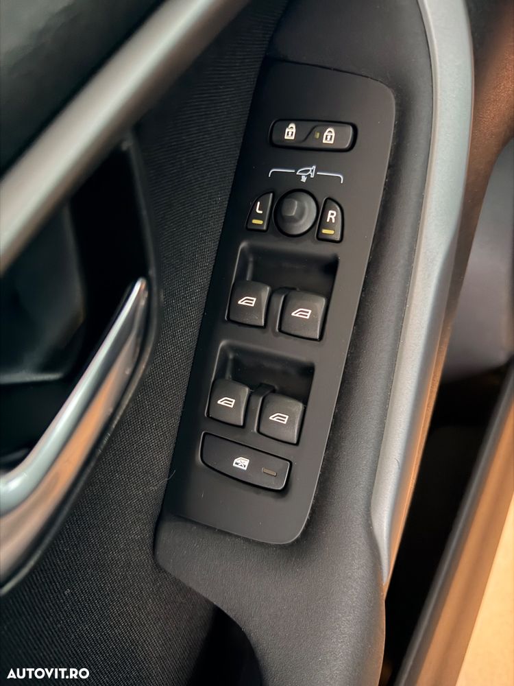 Volvo V40 D2 Geartronic Momentum - 27