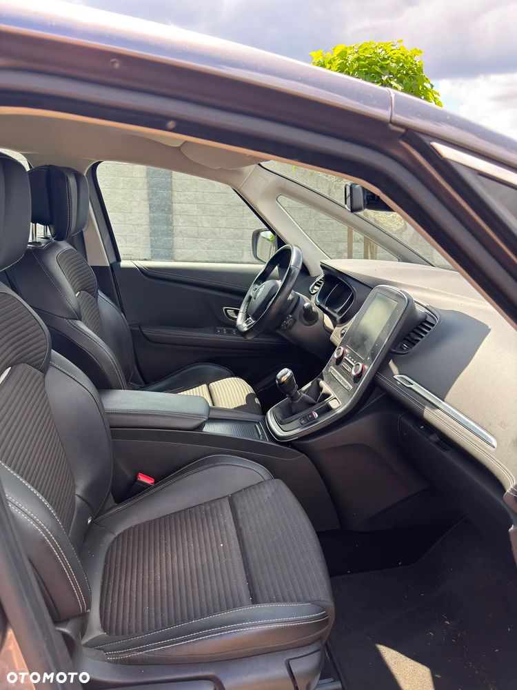 Renault Scenic - 17