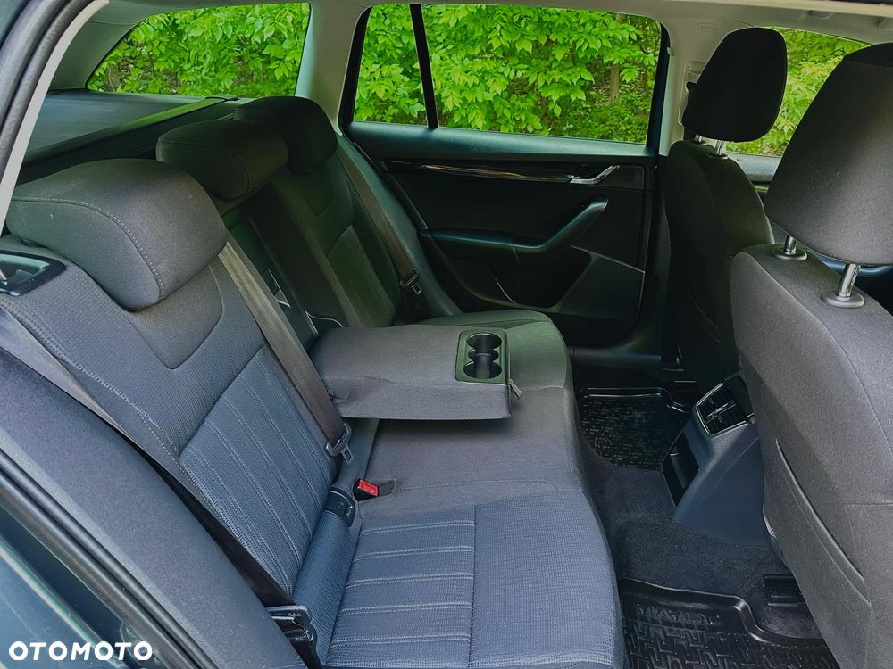 Skoda Octavia 1.8 TSI DSG Style - 25