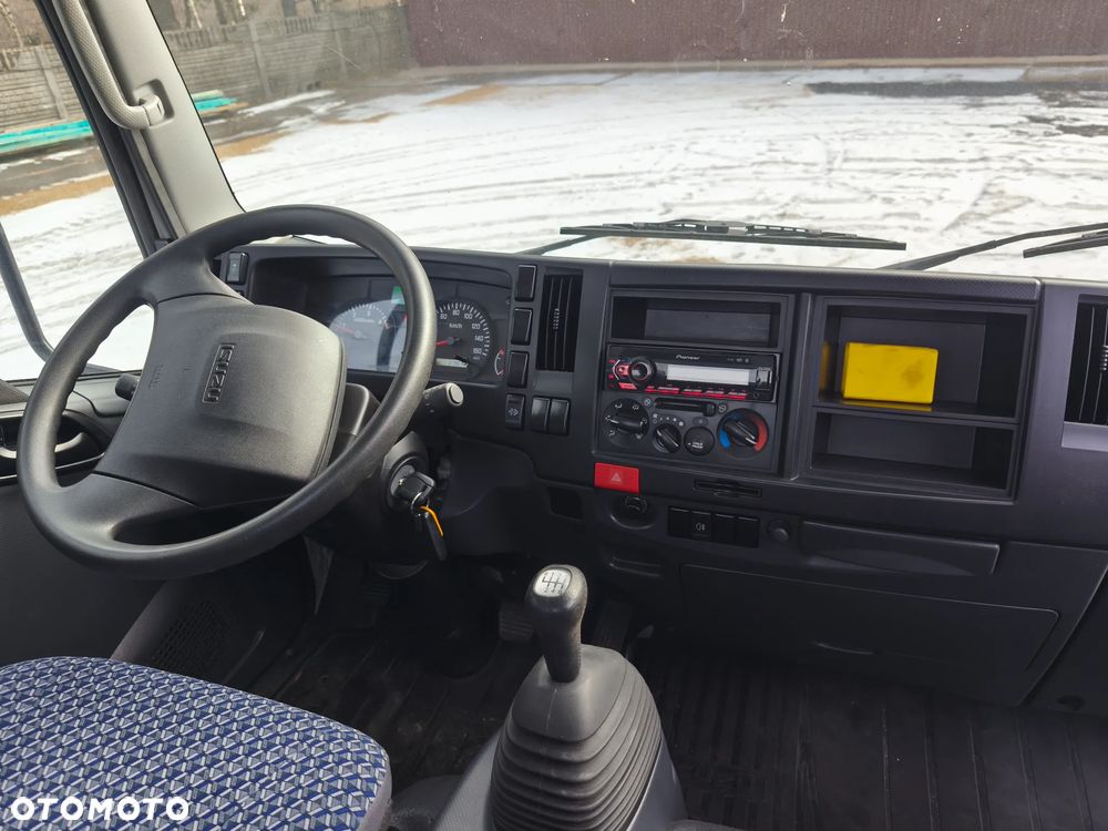 Isuzu M21 - M27 - 17