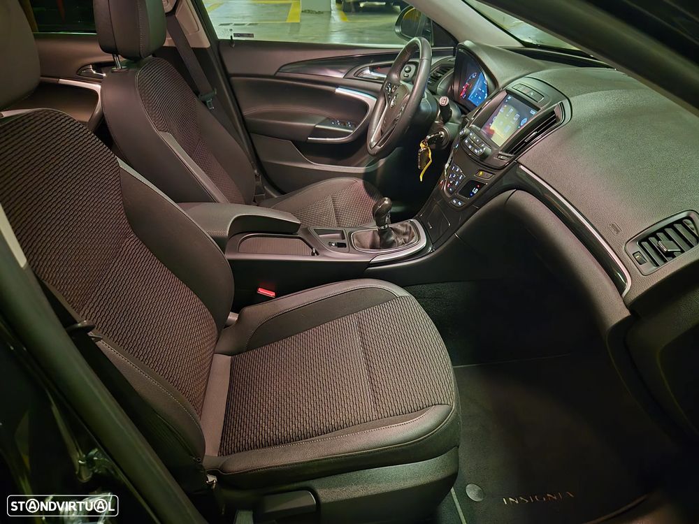 Opel Insignia Sports Tourer 1.6 CDTi Cosmo S/S — fotografia 40