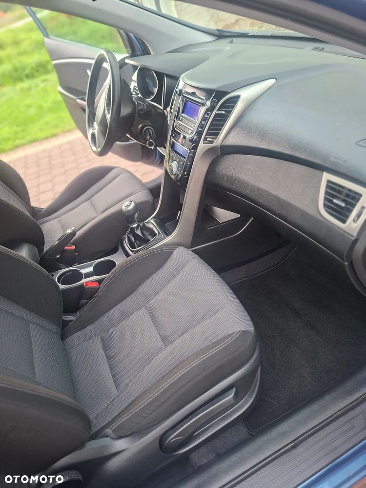 Hyundai i30 blue 1.4 Passion - 10