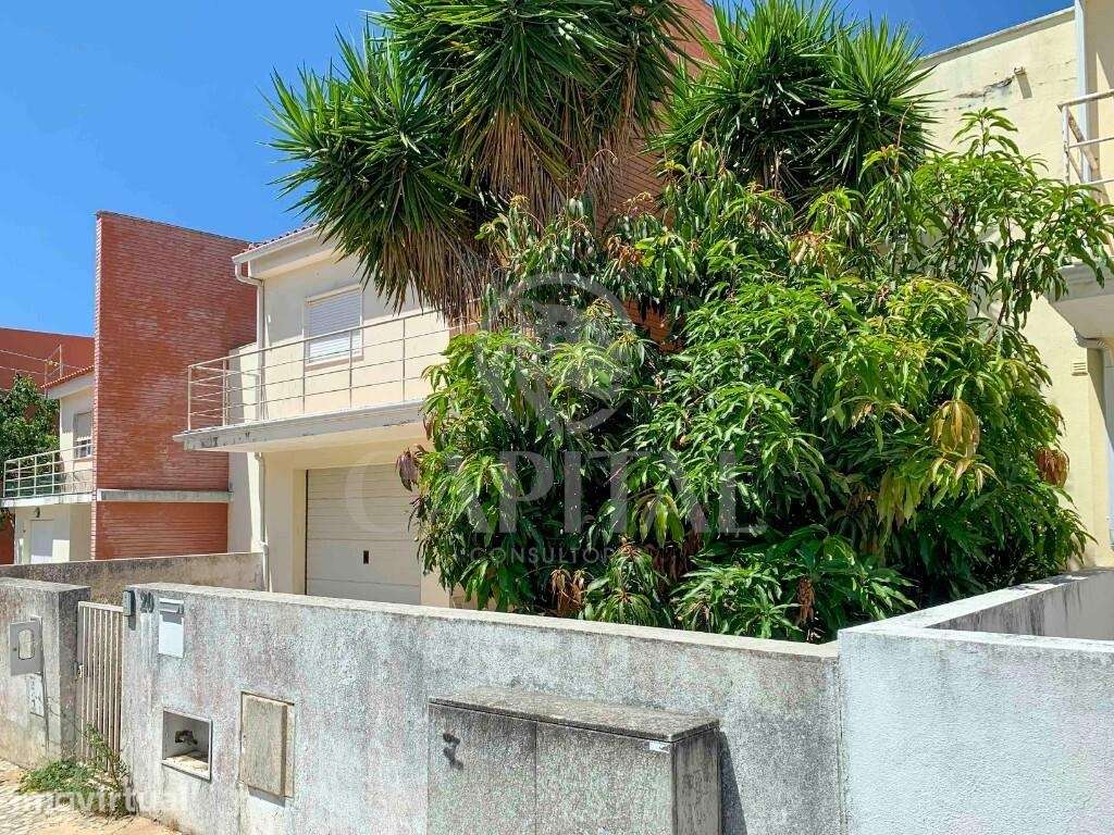 Moradia T3 com Jardim, Garagem e Cave a 10 Minutos das Praias de Sesim - Grande imagem: 3/43