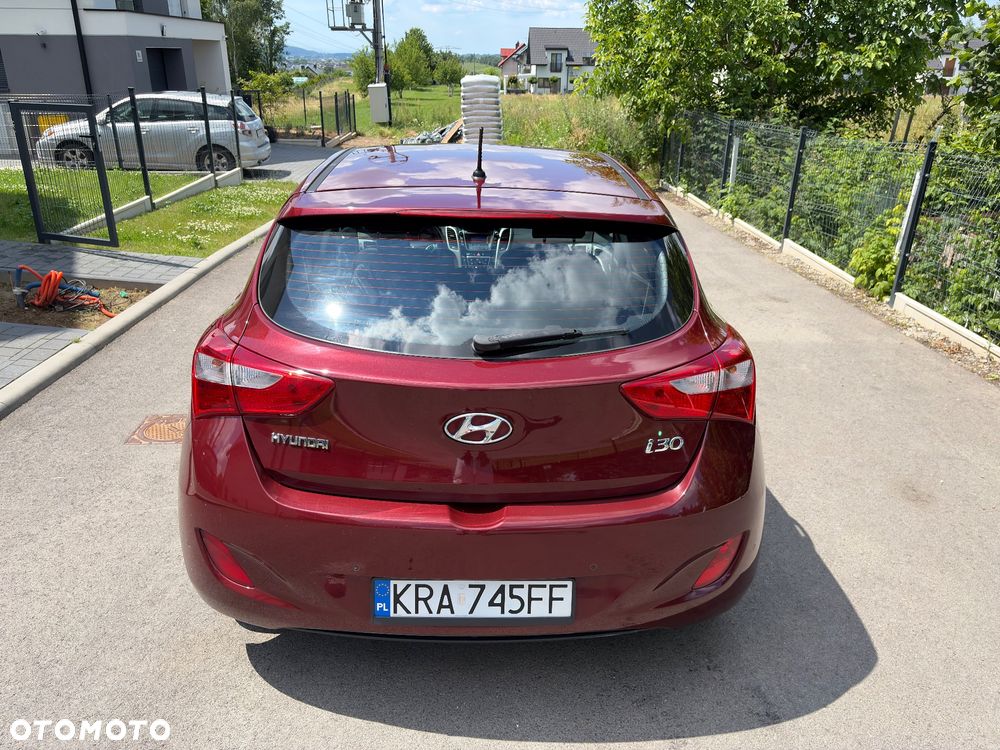 Hyundai i30 blue 1.4 Passion - 14