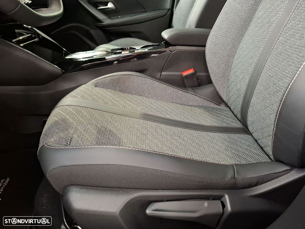 Peugeot 2008 1.2 PureTech Allure - 19