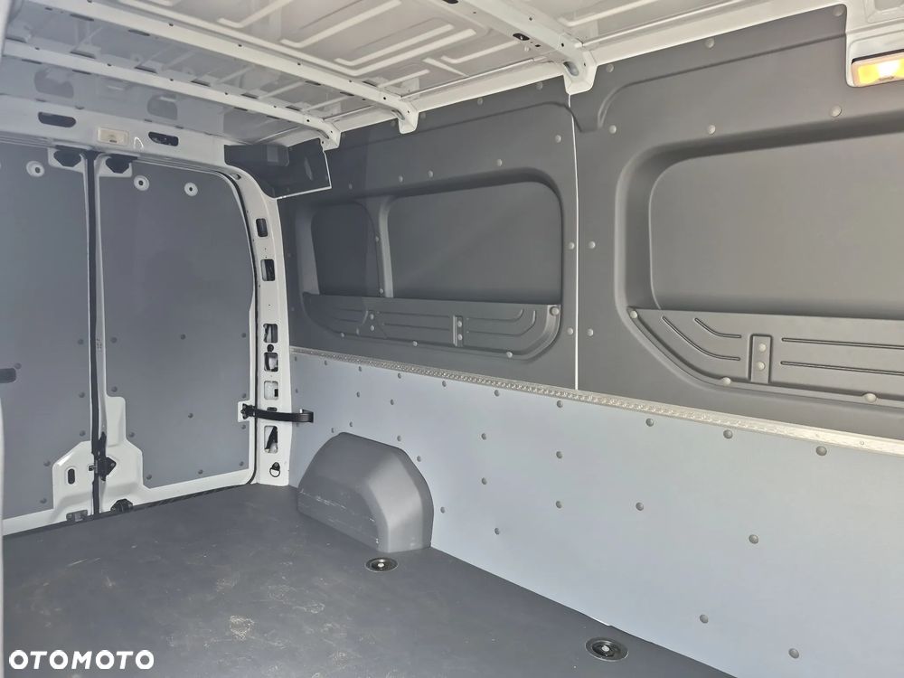 Renault Master dCi L3H2 Extra aut 170KM - 17