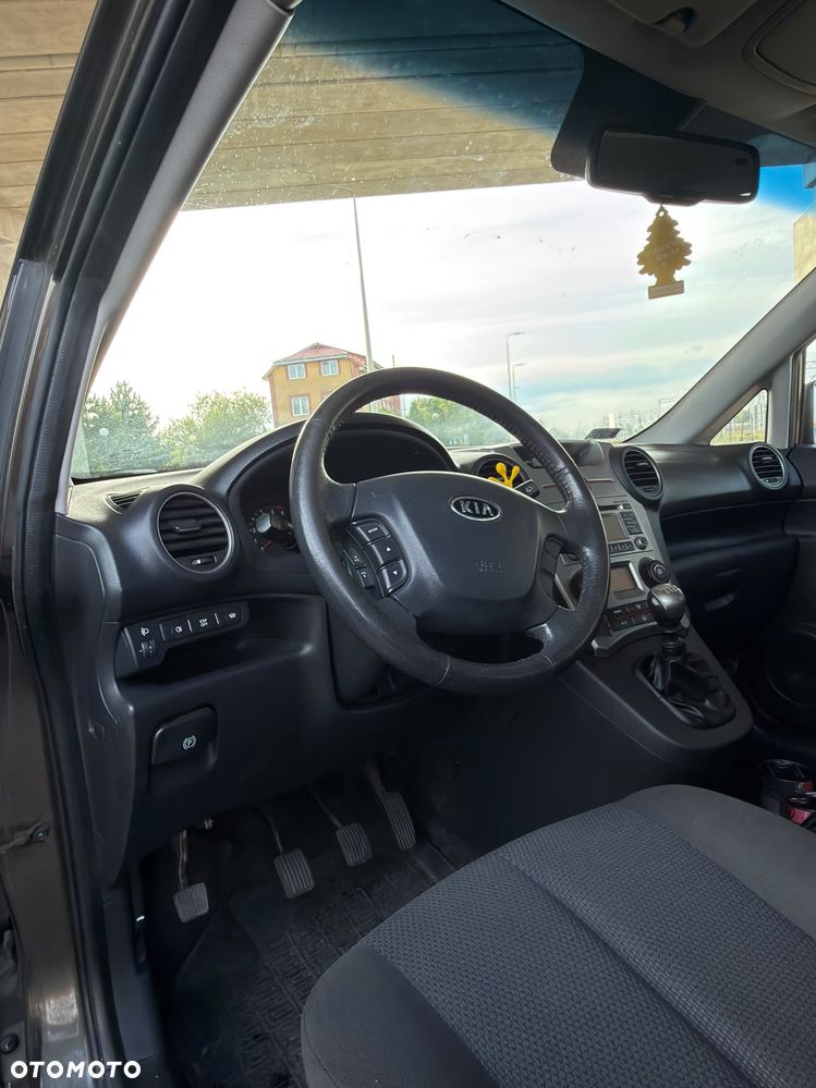 Kia Carens 2.0 CRDi Tour - 10