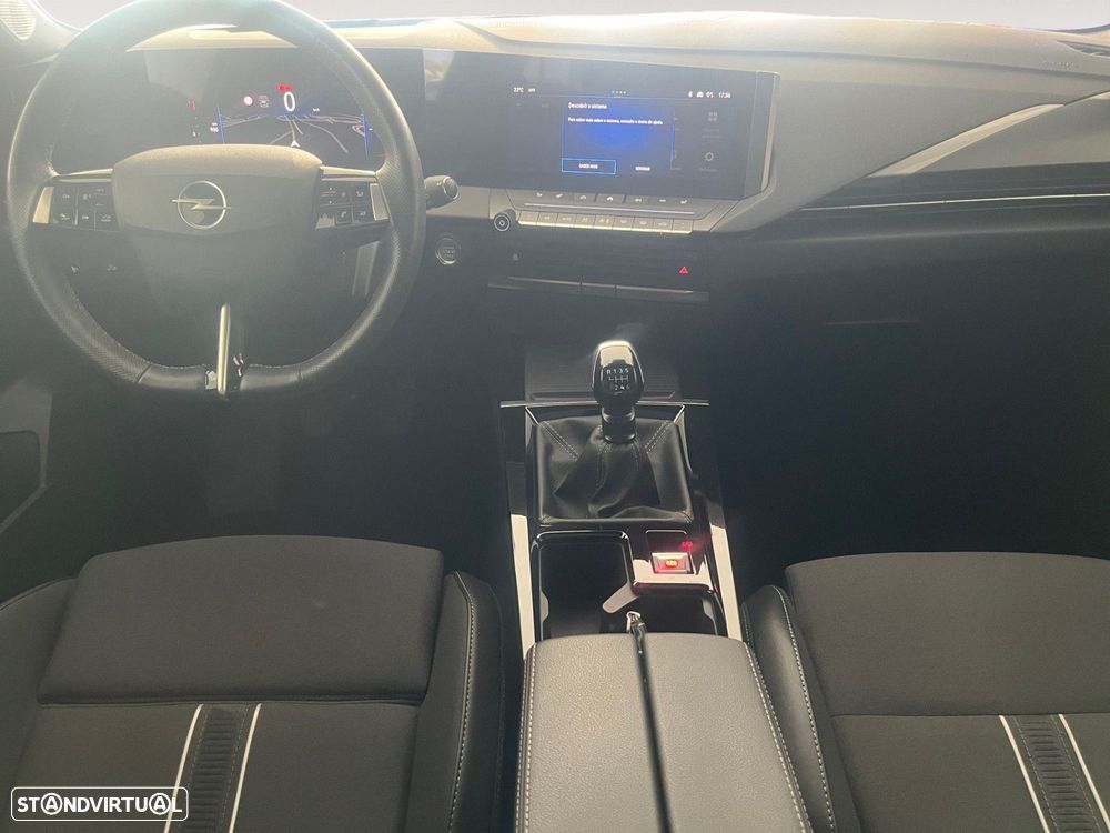 Opel Astra Sports Tourer 1.2 T GS — fotografia 11