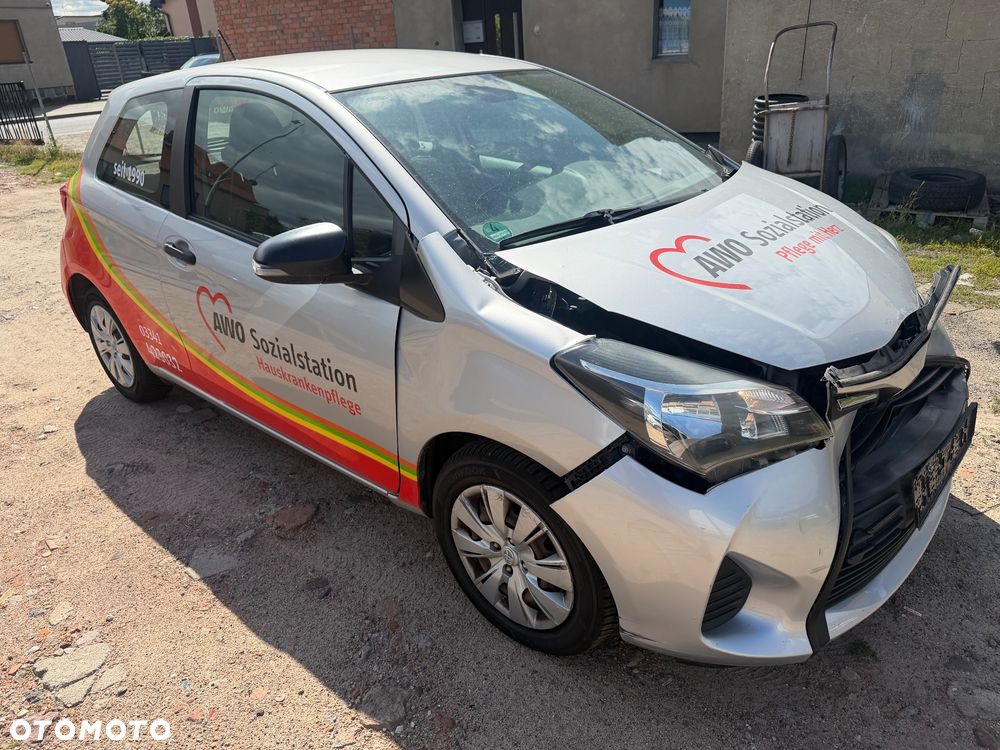 Toyota Yaris 1.0 Luna A/C - 2