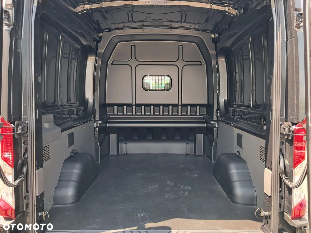 Ford Transit - 25