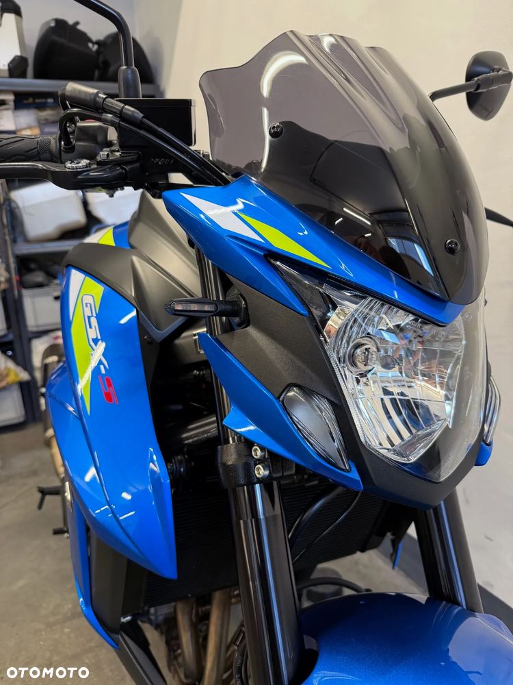 Suzuki GSX - 34