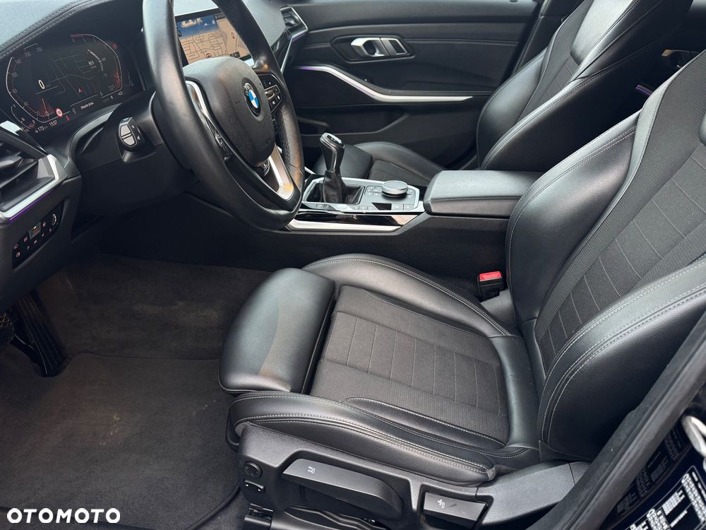 BMW Seria 3 320d Sport Line - 40