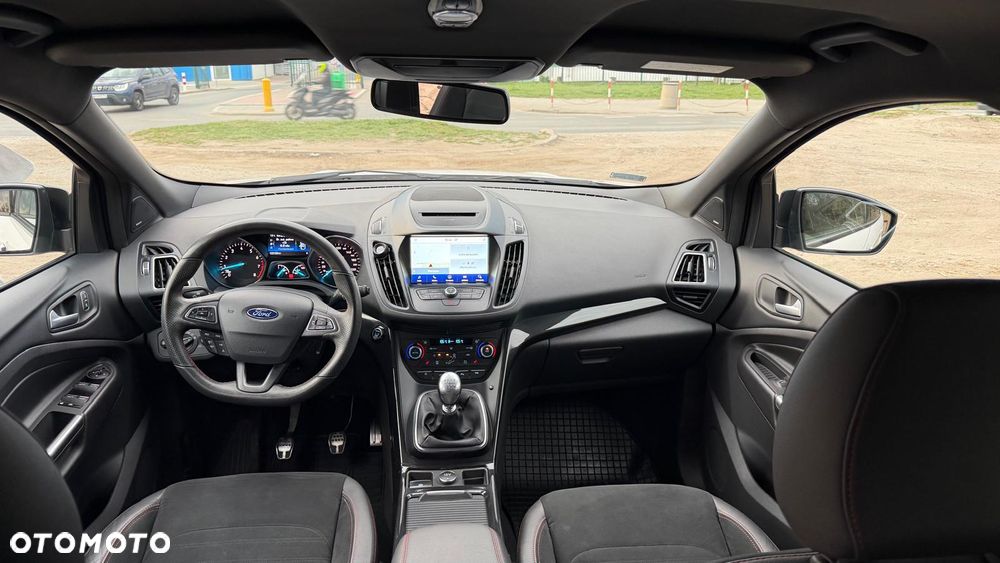 Ford Kuga 1.5 EcoBoost FWD ST-Line - 11