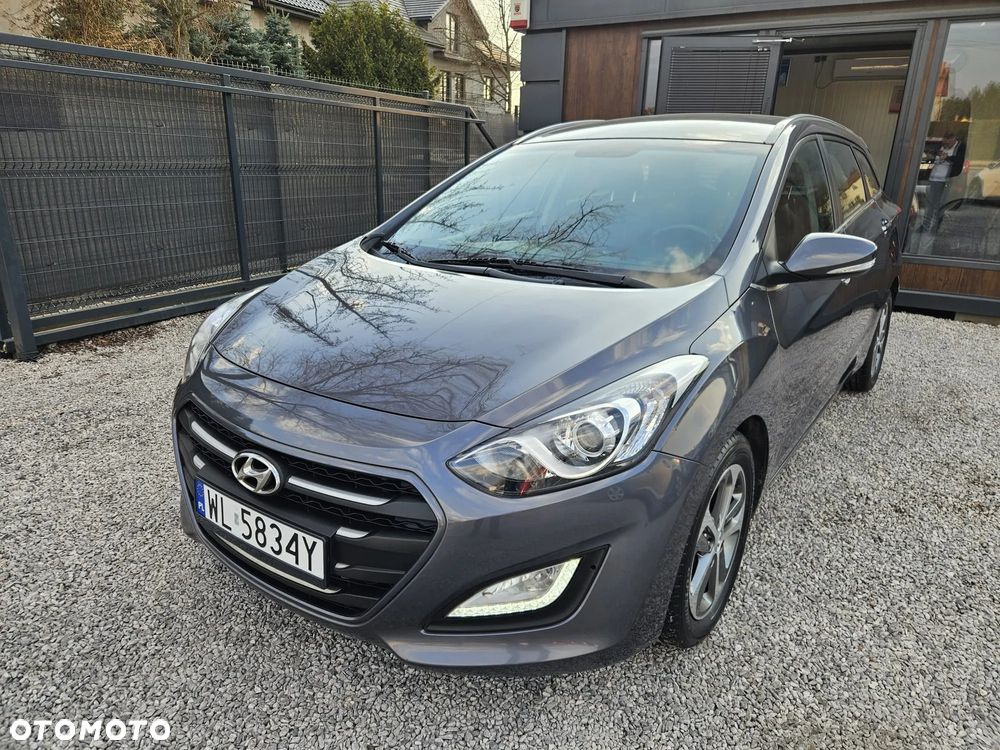 Hyundai i30 blue Kombi 1.6 CRDi Style - 1