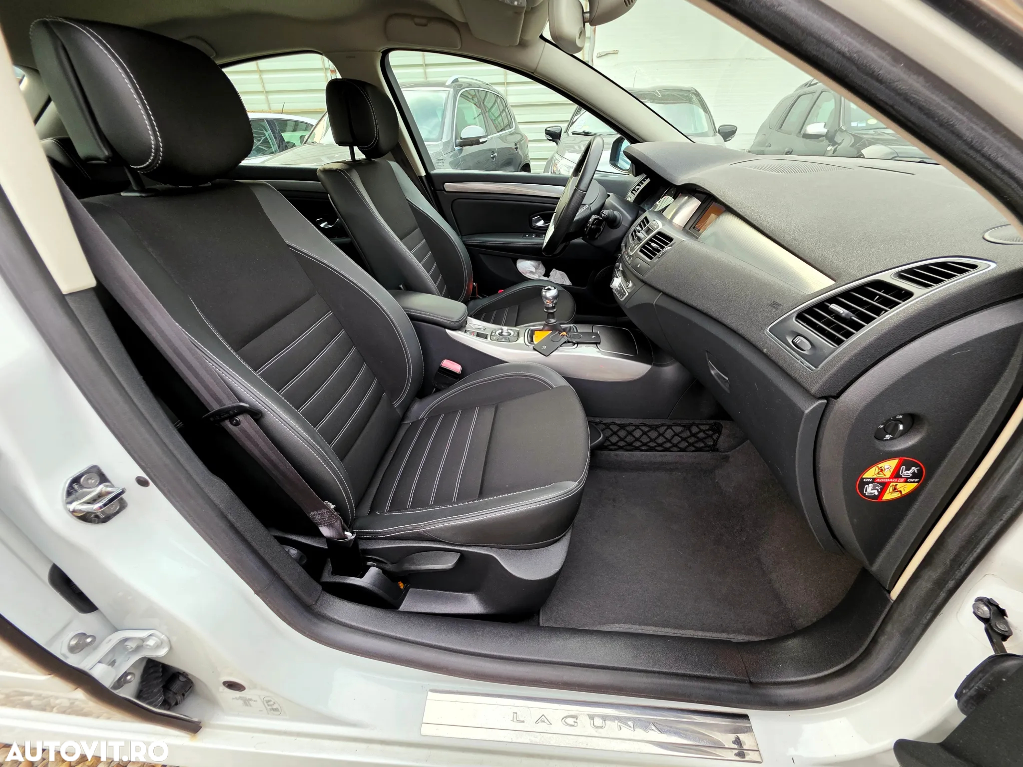 Renault Laguna dCi 110 FAP Bose Edition - 15