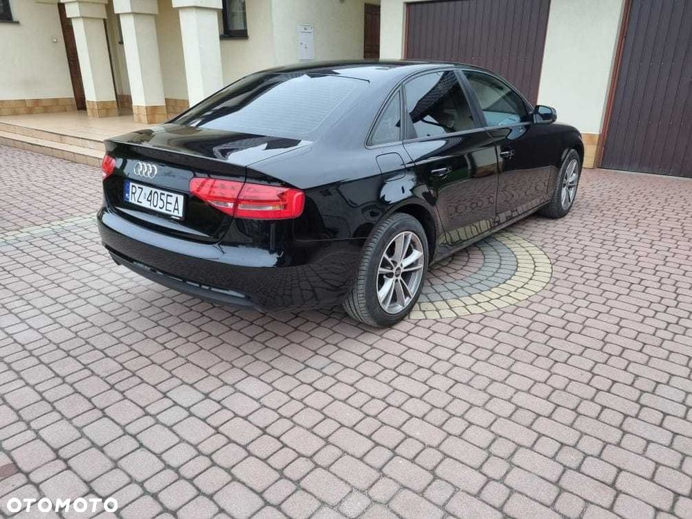 Audi A4 Limousine - 5