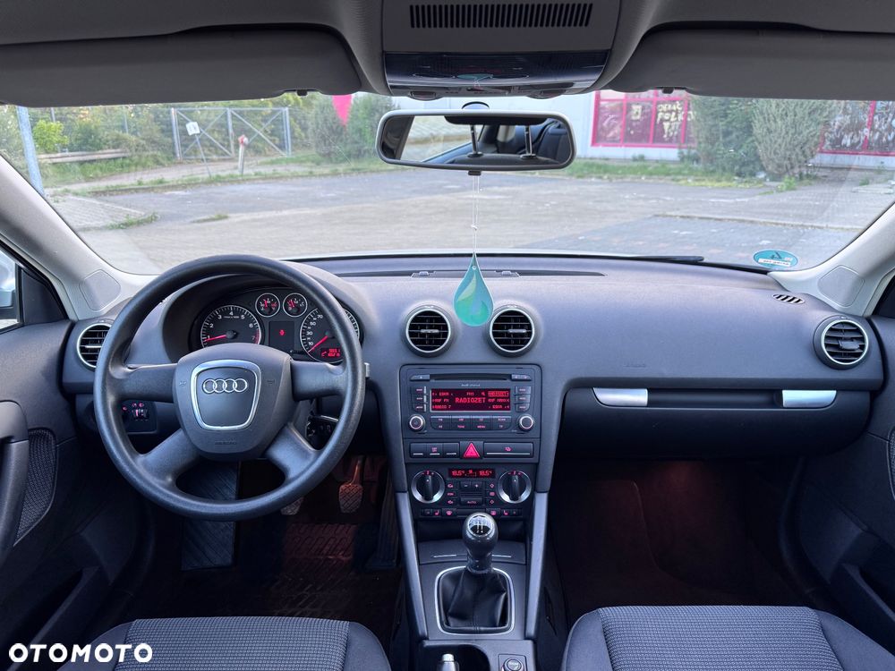 Audi A3 Sportback 1.6 Attraction - 6