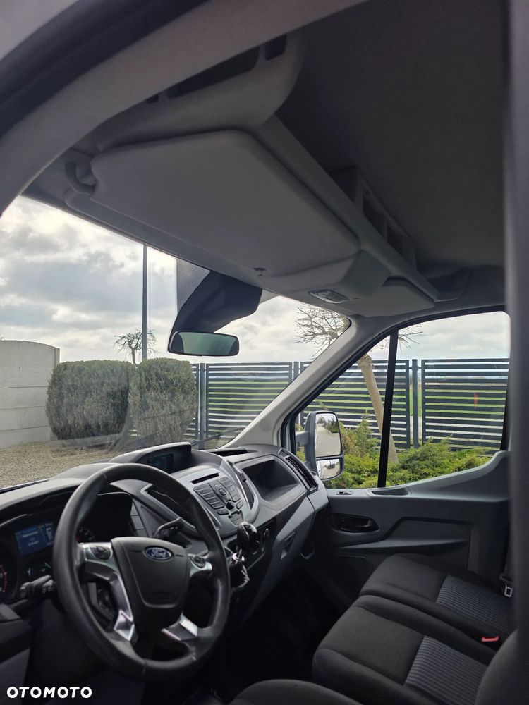 Ford Transit - 12