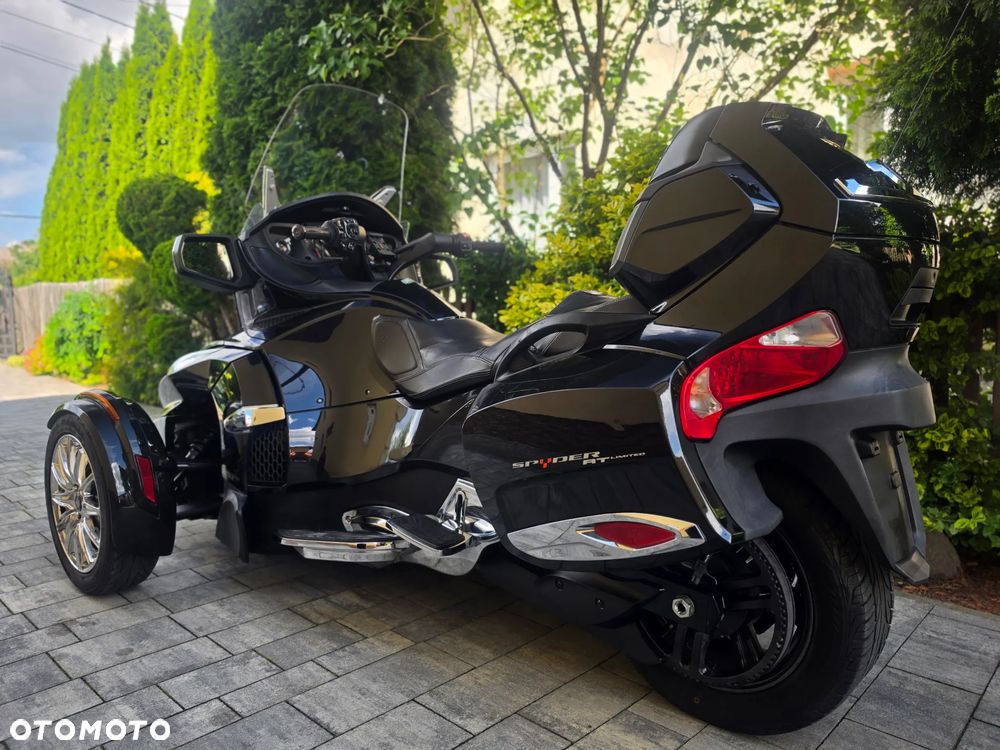 Can-Am Spyder - 13