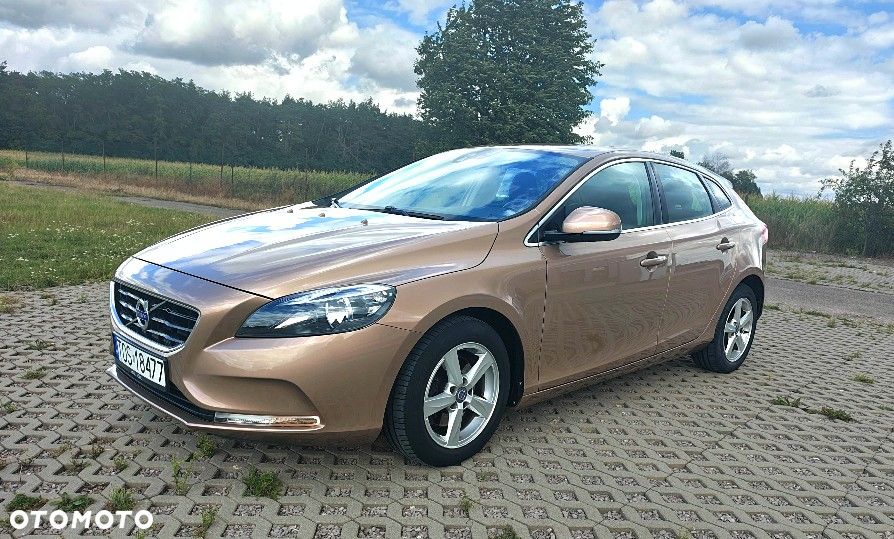 Volvo V40 T3 Momentum - 1