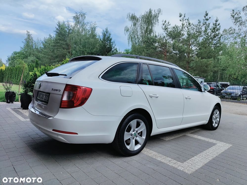 Skoda Superb 2.0 TDI Green tec Ambition - 4