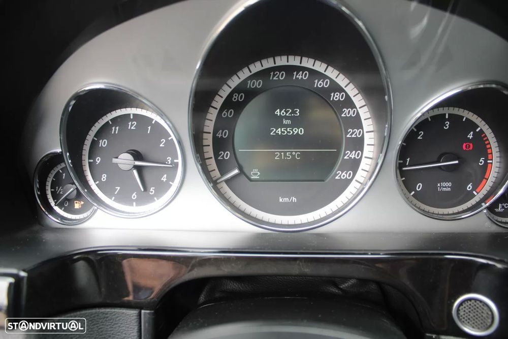 Mercedes-Benz E 250 BlueTEC Avantgarde - 22