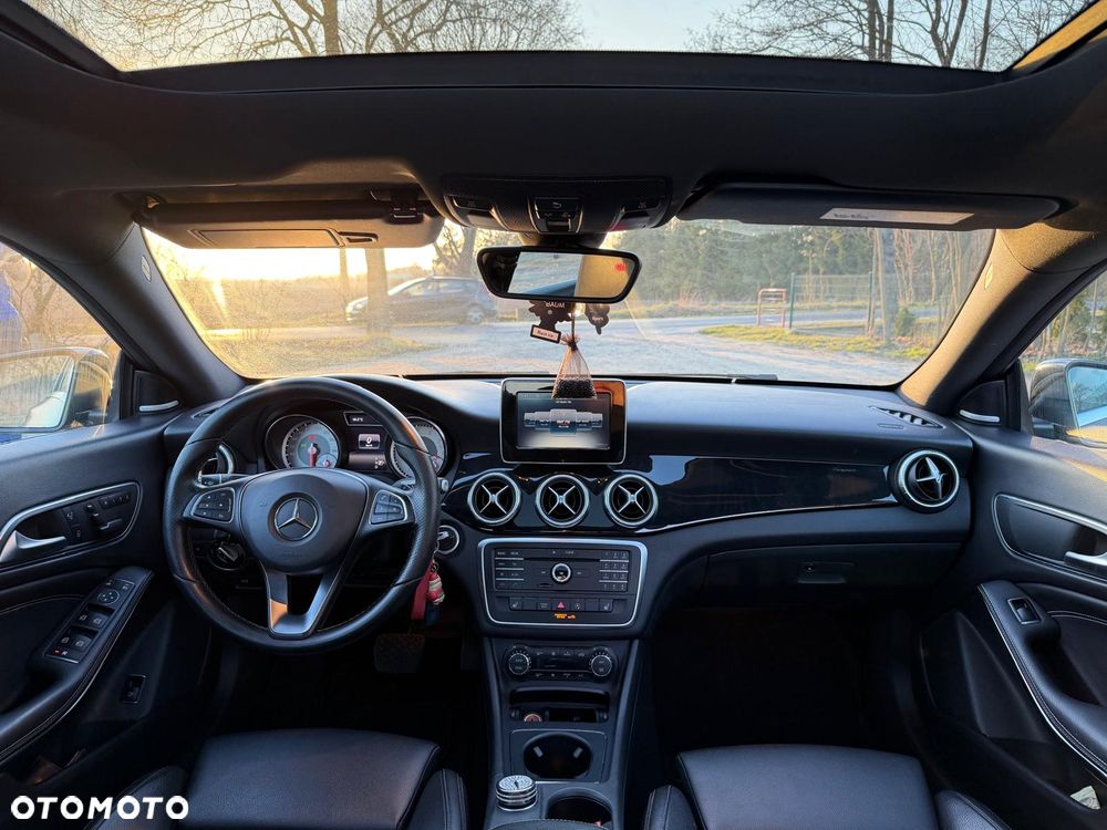 Mercedes-Benz CLA 250 4Matic 7G-DCT - 9