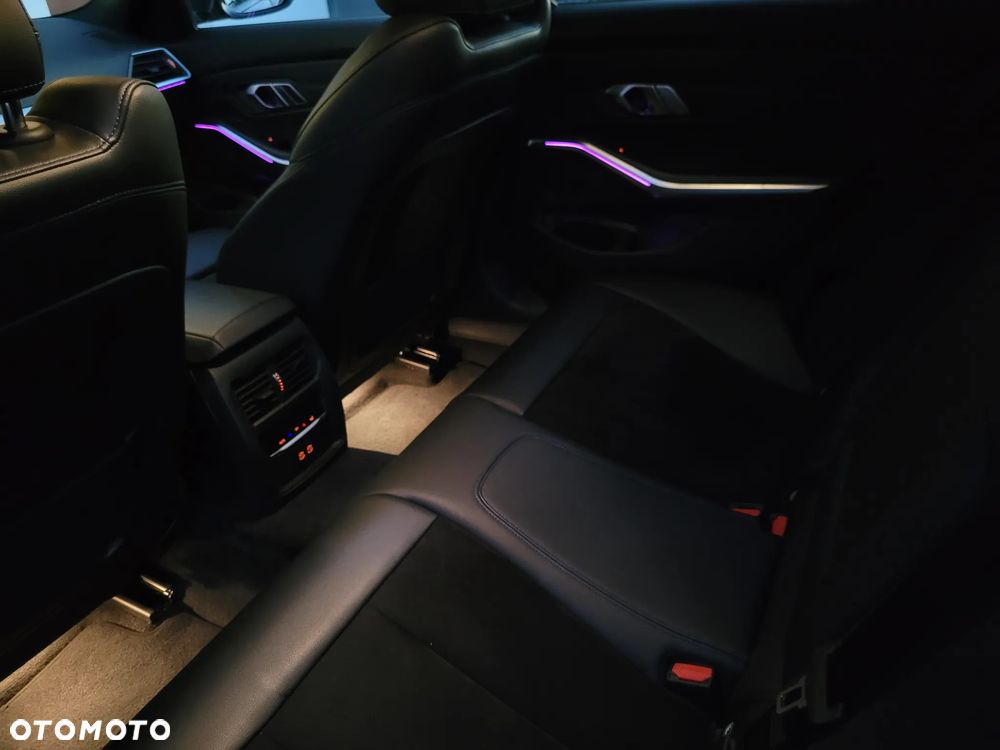 BMW Seria 3 320d mHEV sport - 24