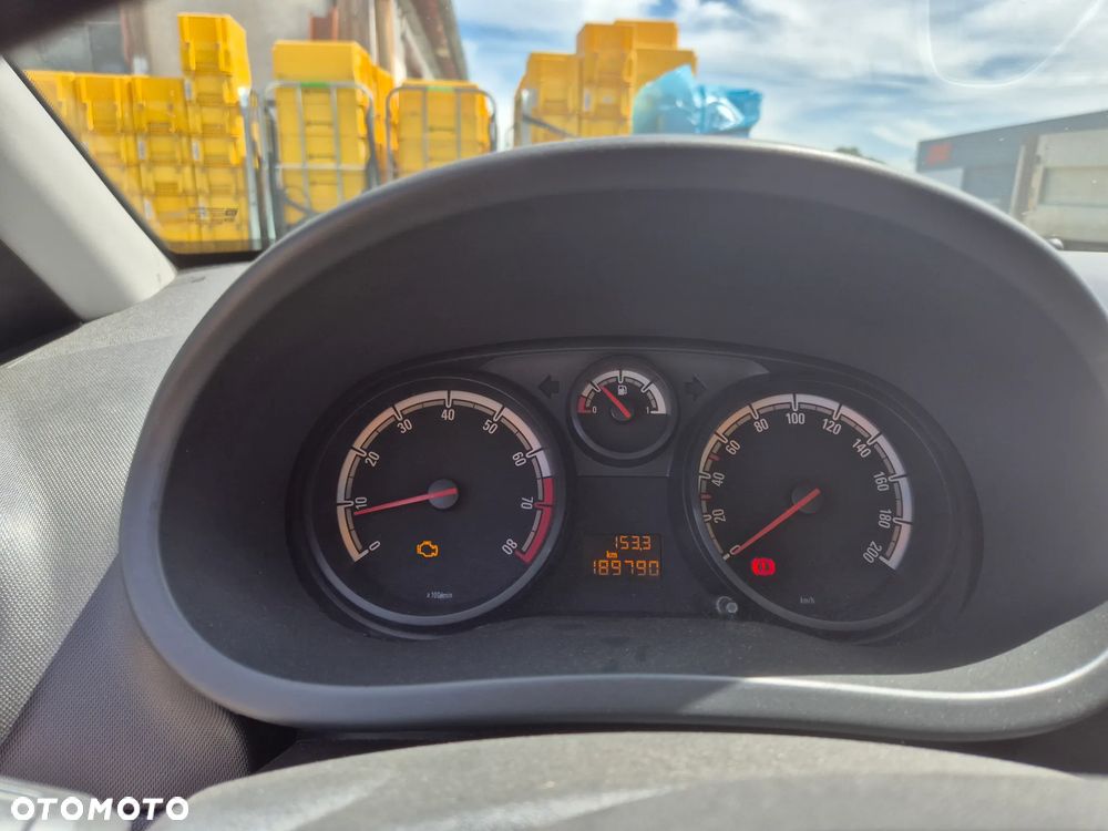 Opel Corsa 1.2 16V Cosmo - 7