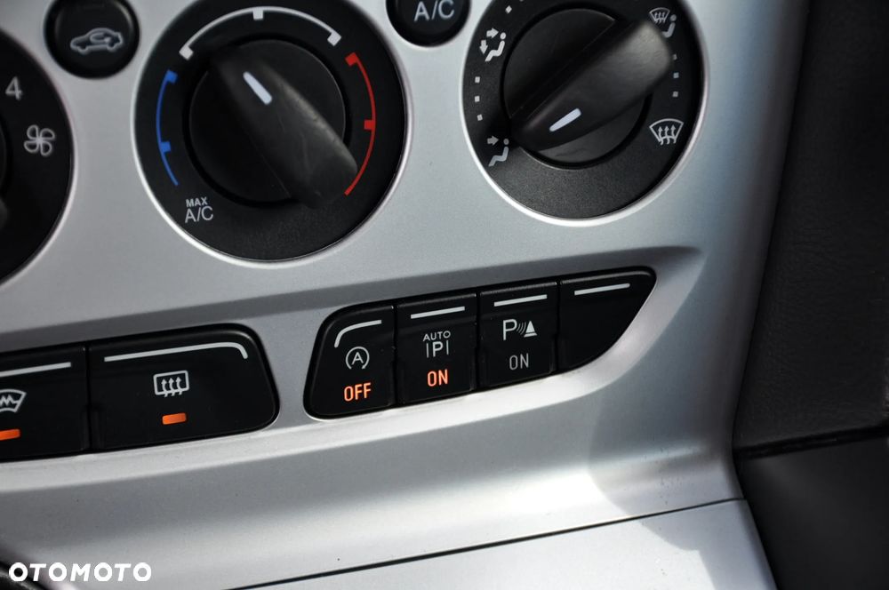 Ford Focus 1.6 EcoBoost Titanium - 35