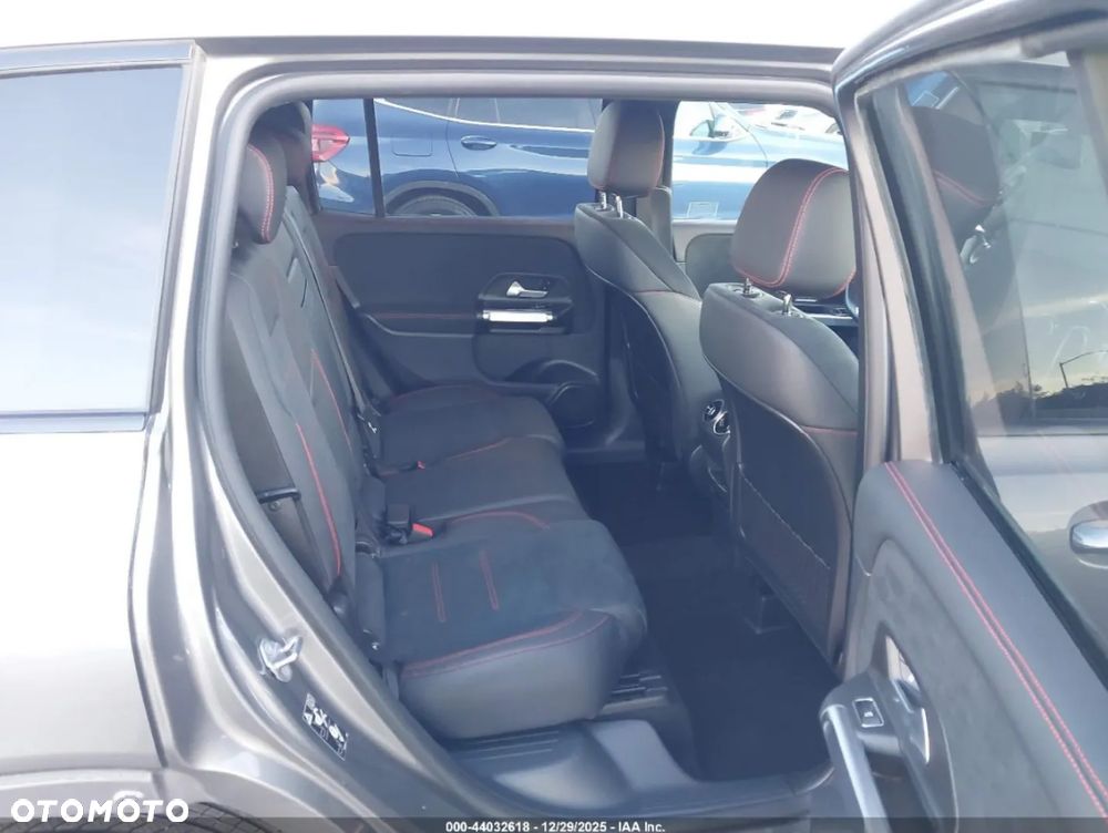 Mercedes-Benz GLB 250 4-Matic AMG Line 8G-DCT - 10