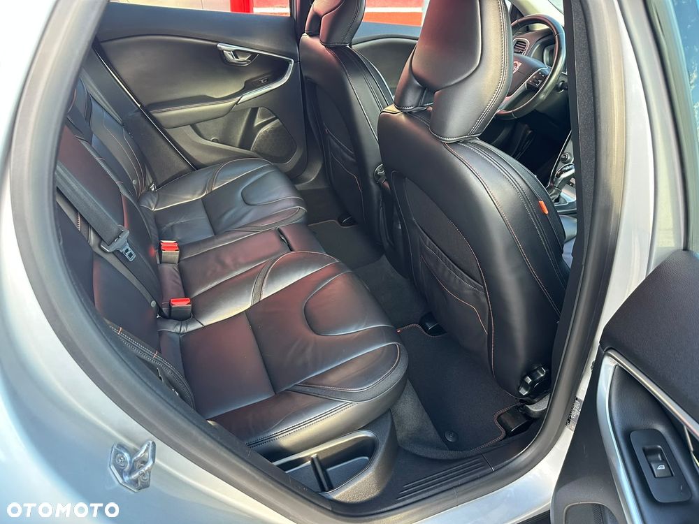 Volvo V40 D2 Base - 17