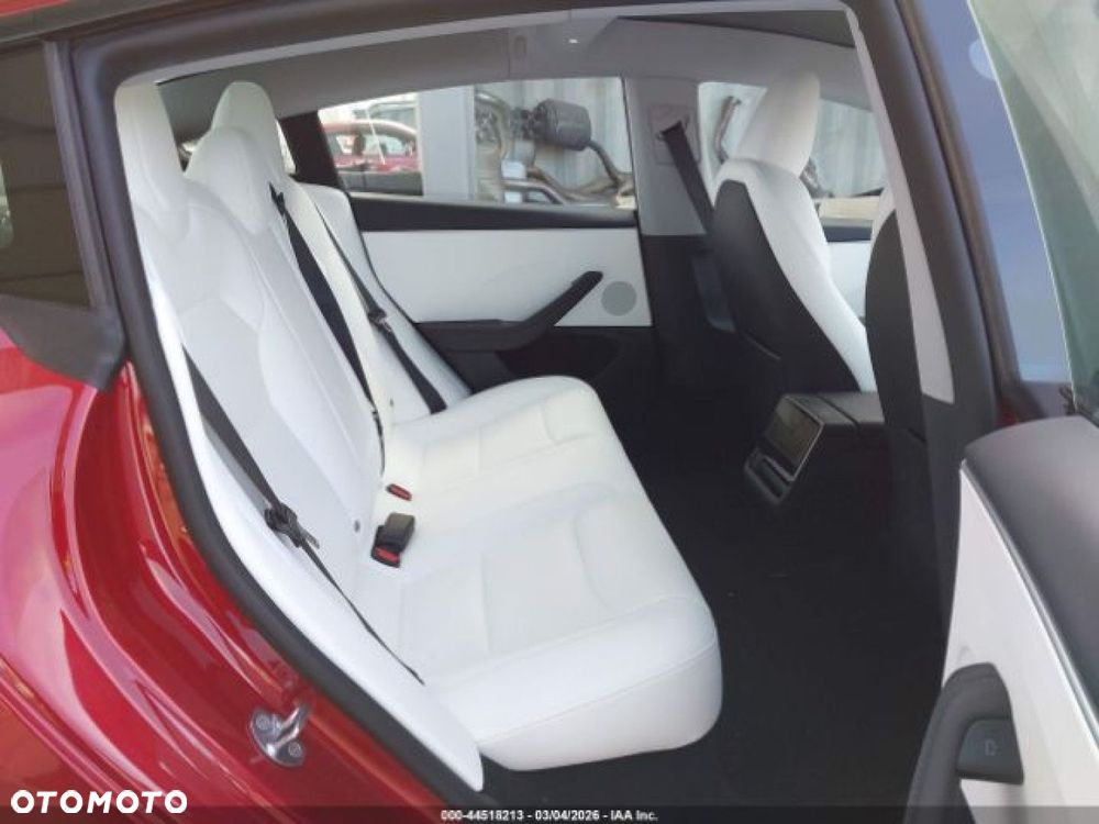 Tesla Model 3 - 10