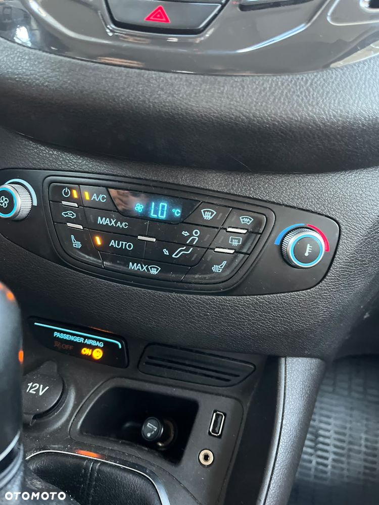 Ford Tourneo Courier 1.0 EcoBoost Titanium - 18