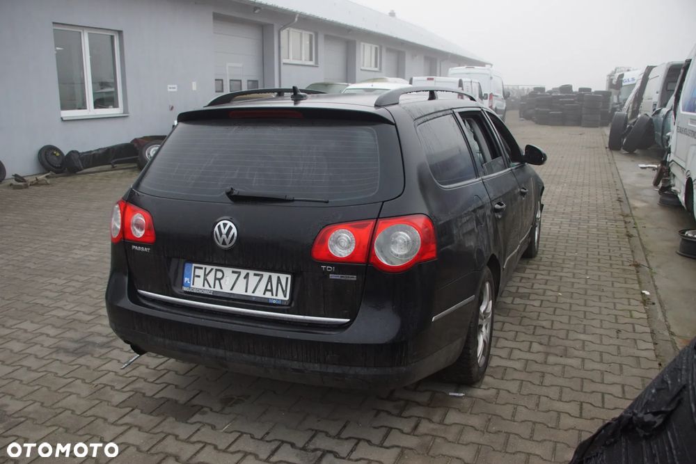 Auto na części - Volkswagen Passat B6 Lift 1.6 TDI 105 KM CAYC MDM L041 2010R Silnik Skrzynia Drzwi Maska Zderzak Błotnik Klapa Lampa Lusterko Klamka Deska Kokpit Sterownik Moduł Czujnik Licznik Kierownica Panel Wyświetlacz - 5