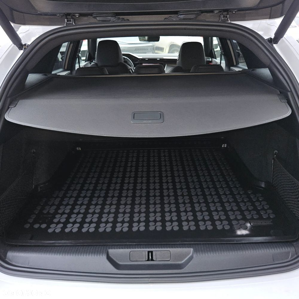 Peugeot 308 1.2 PureTech GT S&S EAT8 - 13