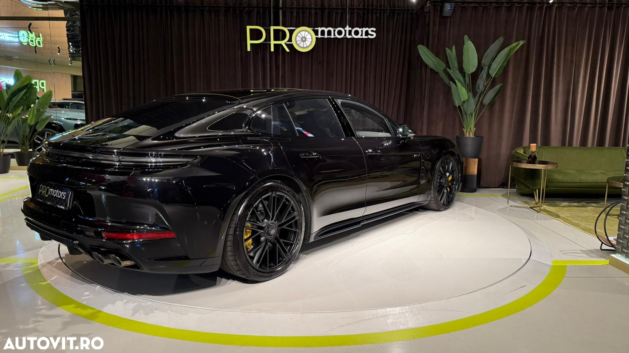 Porsche Panamera - 4
