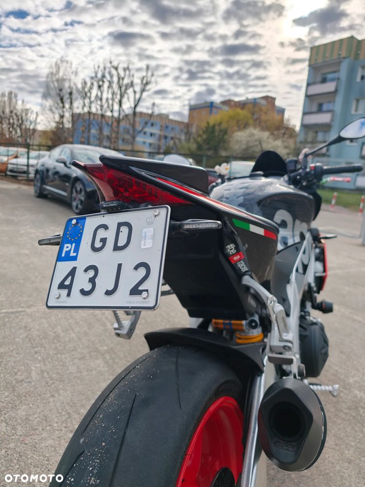 Aprilia Tuono - 10