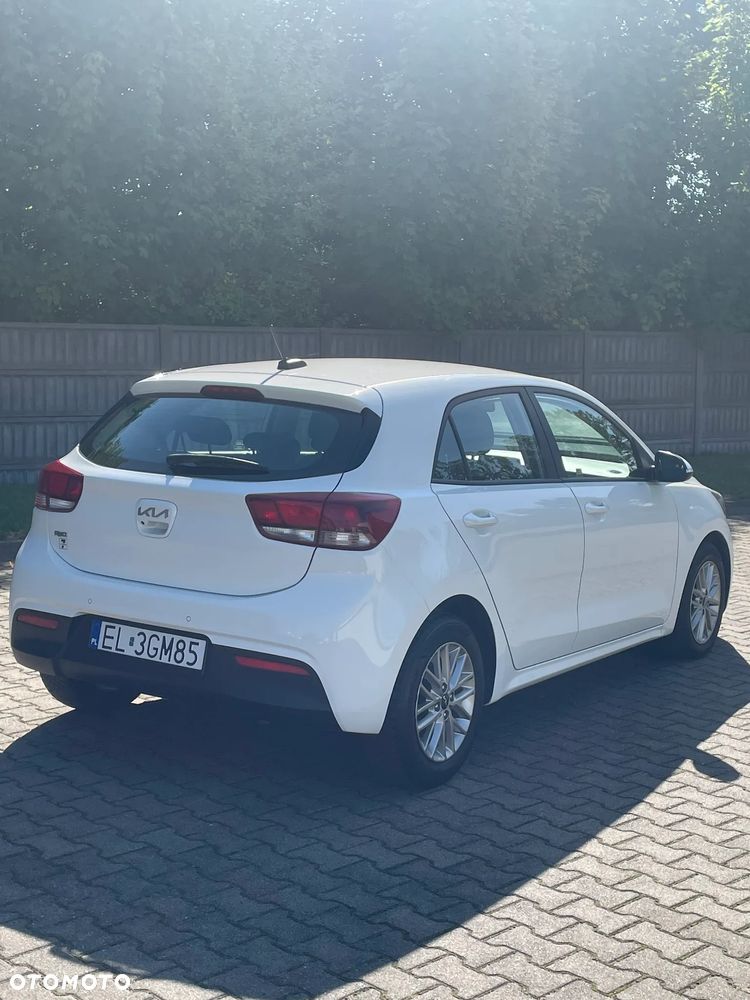 Kia Rio 1.2 L - 10