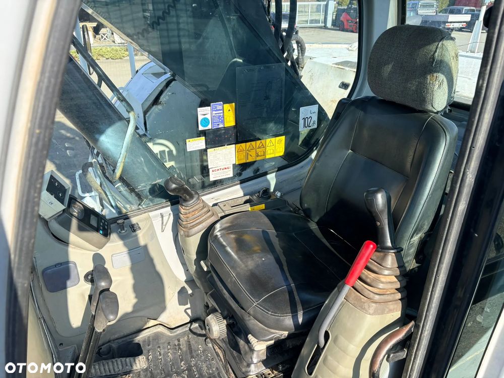 Kobelco NEW HOLLAND KOBELCO E235SR-1ES - 33