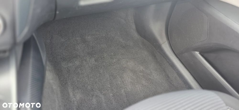 Toyota Avensis 2.0 Premium MS - 38